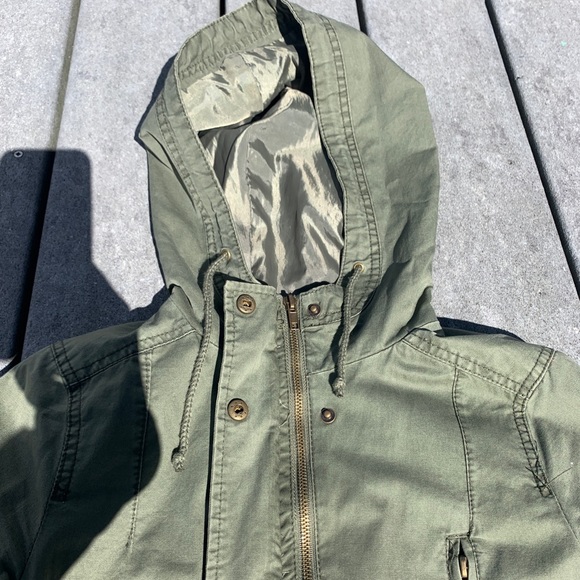 Spring Jacket - Picture 3 of 6